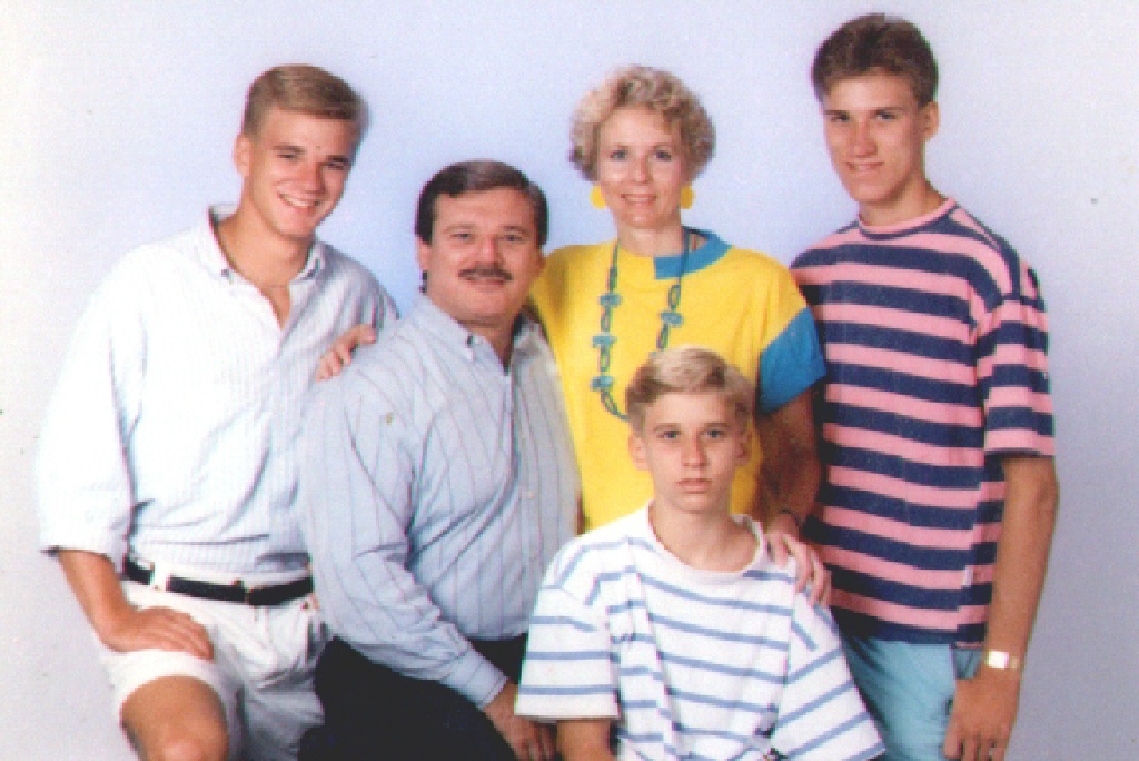 1970-1991-Jim-Janeen-first-20years/1024x768_1989 Jim Hildebrand family.jpg